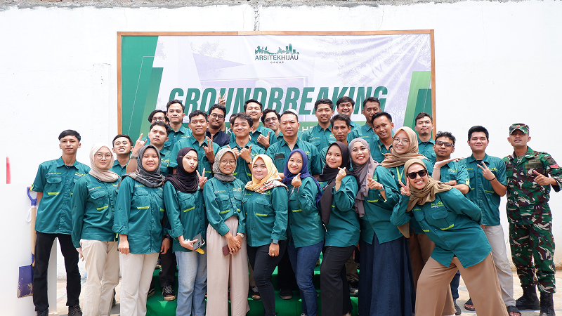 Cerita Baru Dimulai: Peletakan Batu Pertama Kantor Baru Arsitek Hijau