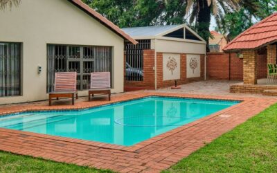 Desain Kolam Renang Minimalis untuk Halaman Belakang